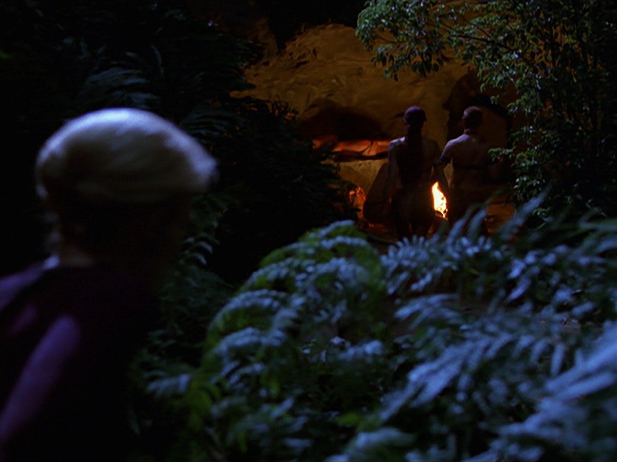 extant_StarTrek_VOY_7x22-NaturalLaw_0805.jpg