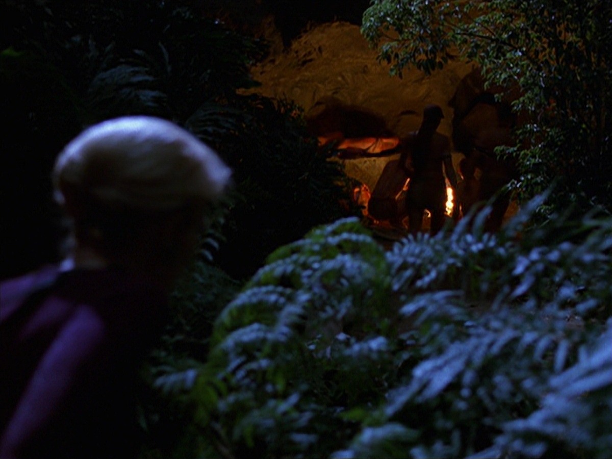 extant_StarTrek_VOY_7x22-NaturalLaw_0806.jpg