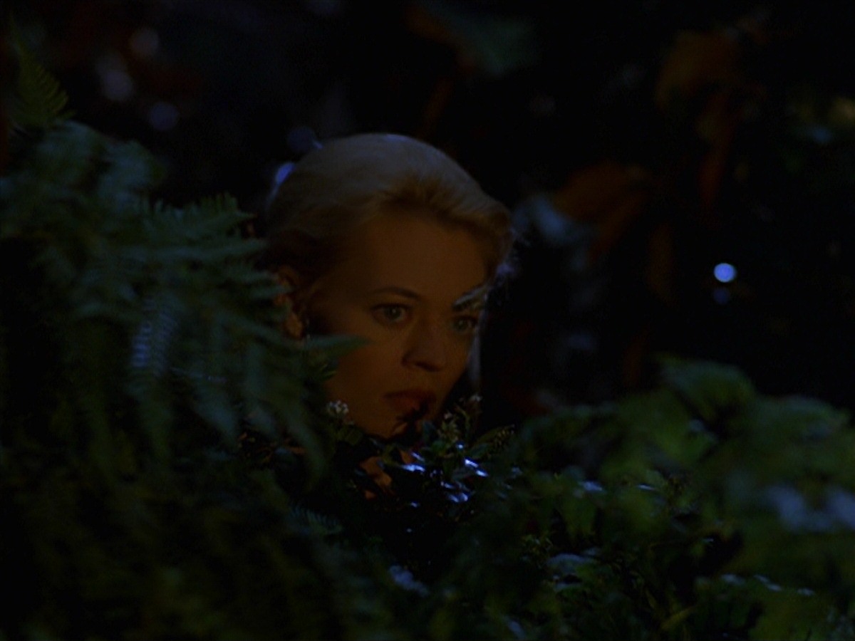 extant_StarTrek_VOY_7x22-NaturalLaw_0810.jpg