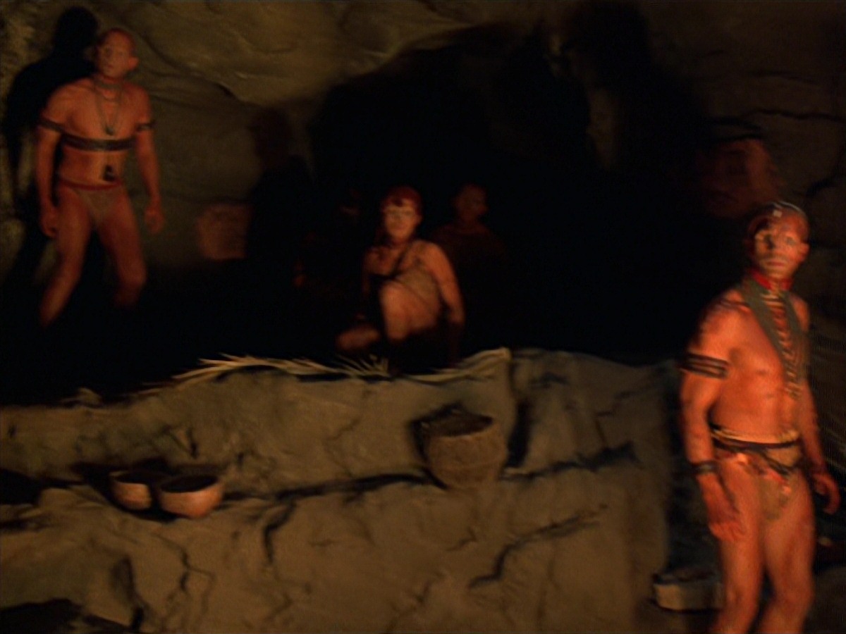 extant_StarTrek_VOY_7x22-NaturalLaw_0876.jpg