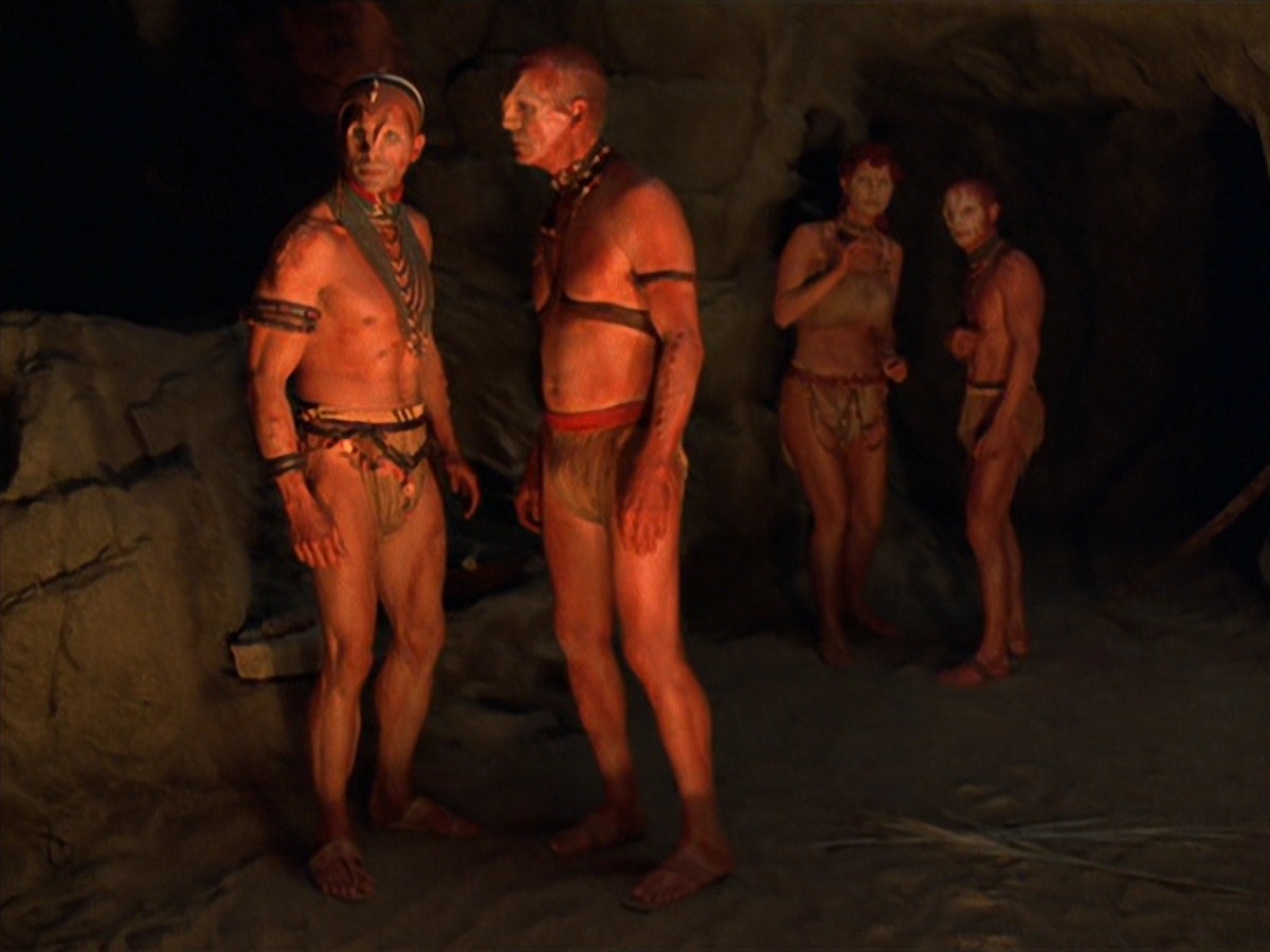 extant_StarTrek_VOY_7x22-NaturalLaw_0879.jpg