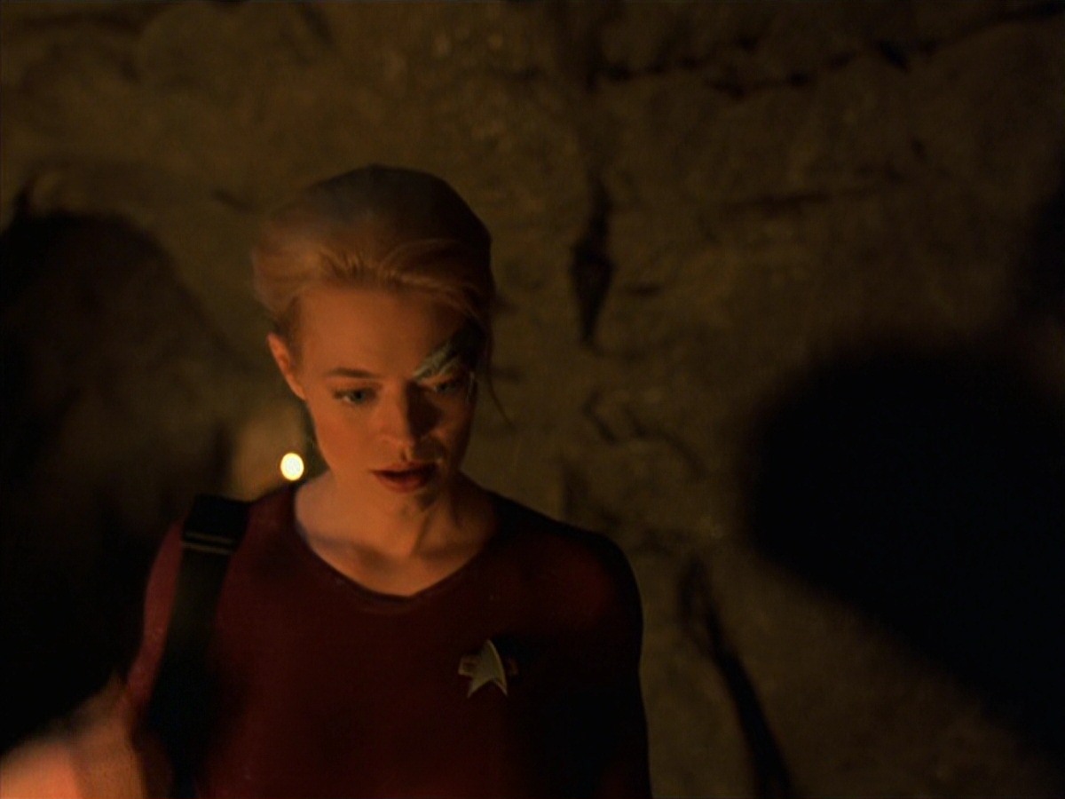 extant_StarTrek_VOY_7x22-NaturalLaw_0882.jpg