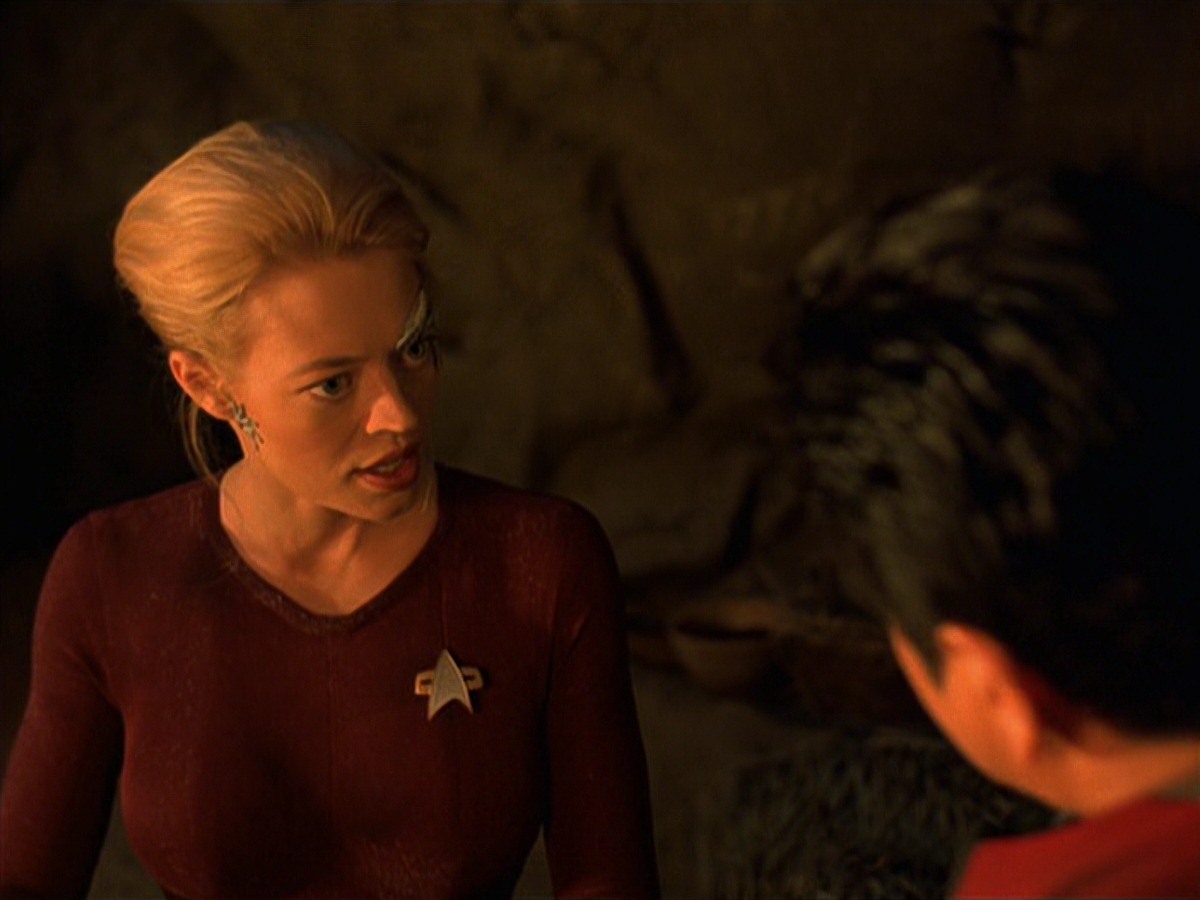 extant_StarTrek_VOY_7x22-NaturalLaw_0892.jpg