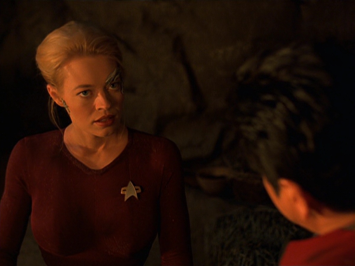 extant_StarTrek_VOY_7x22-NaturalLaw_0898.jpg
