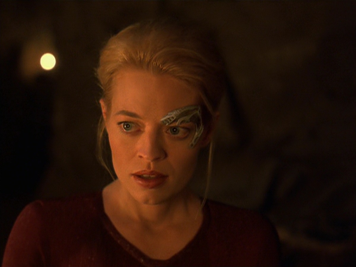 extant_StarTrek_VOY_7x22-NaturalLaw_0912.jpg