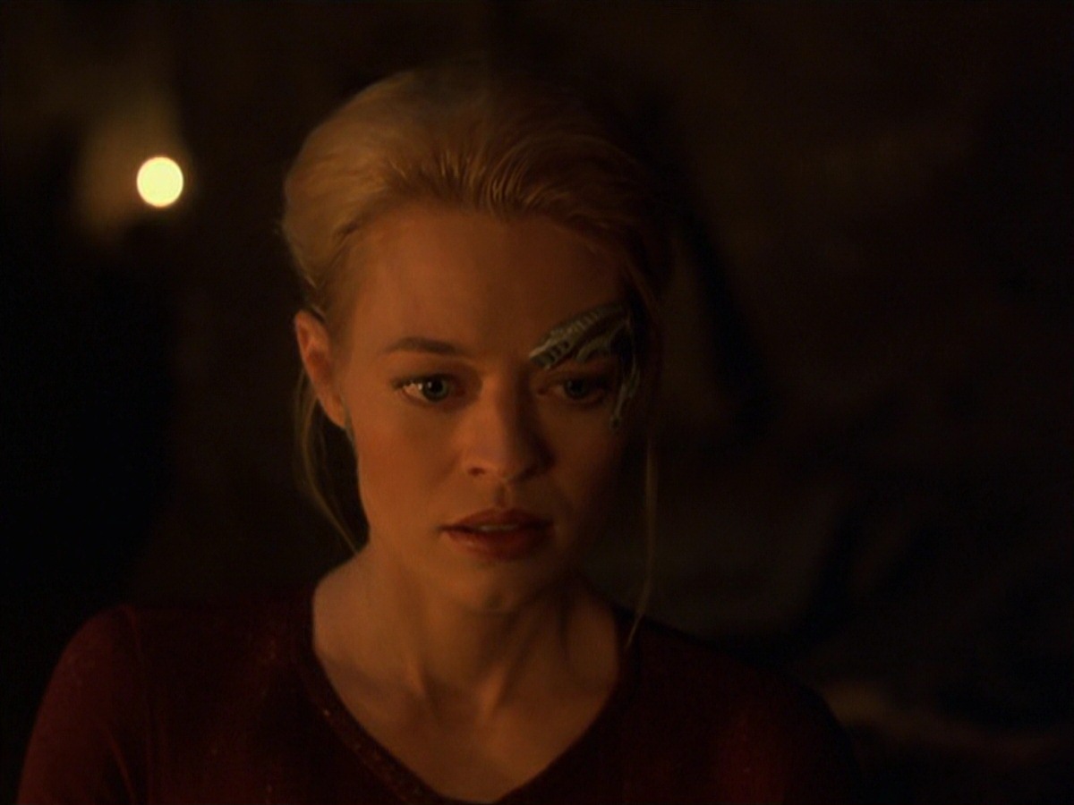 extant_StarTrek_VOY_7x22-NaturalLaw_0914.jpg