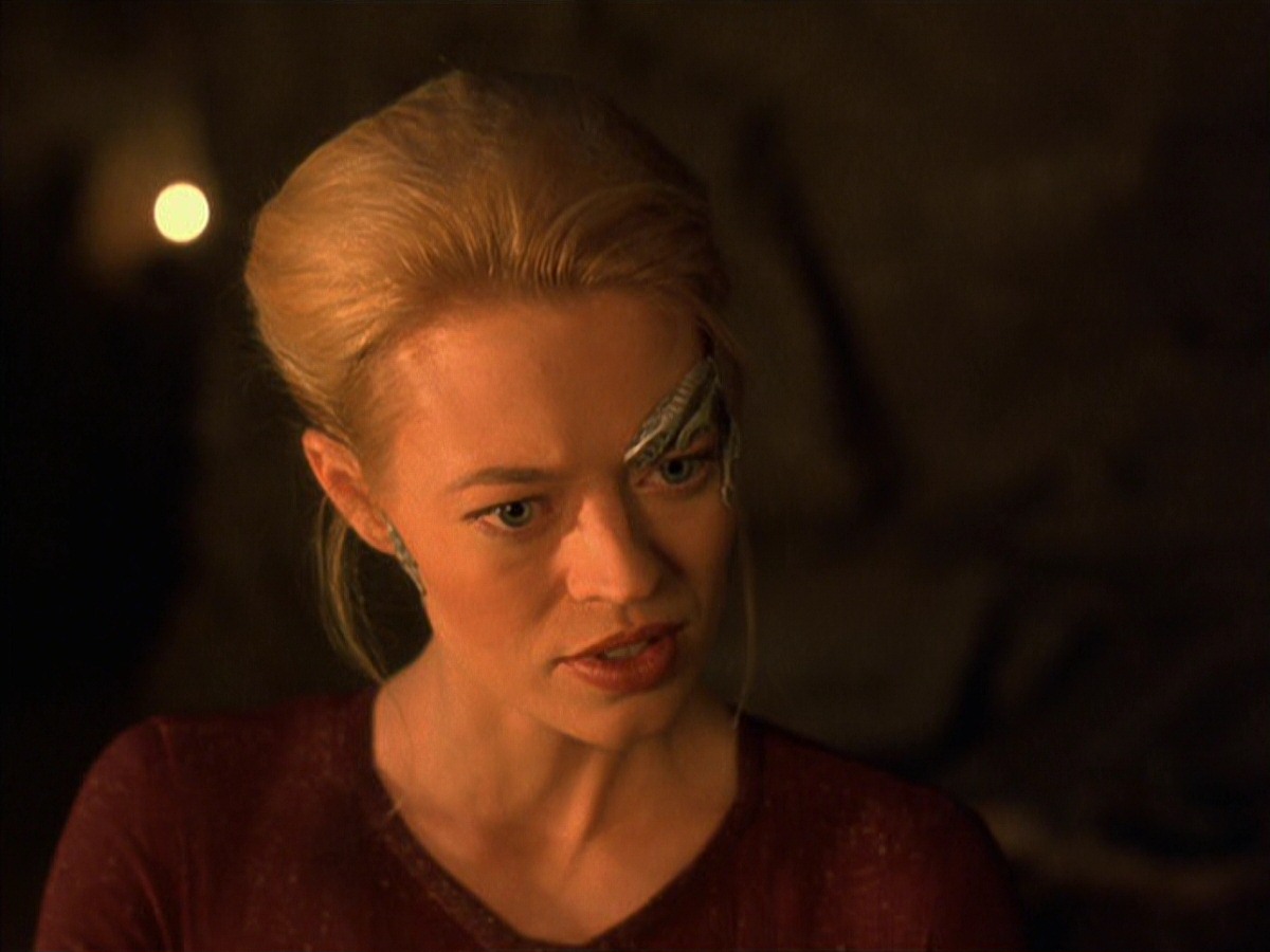extant_StarTrek_VOY_7x22-NaturalLaw_0918.jpg
