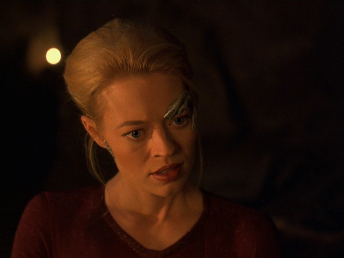extant_StarTrek_VOY_7x22-NaturalLaw_0929.jpg