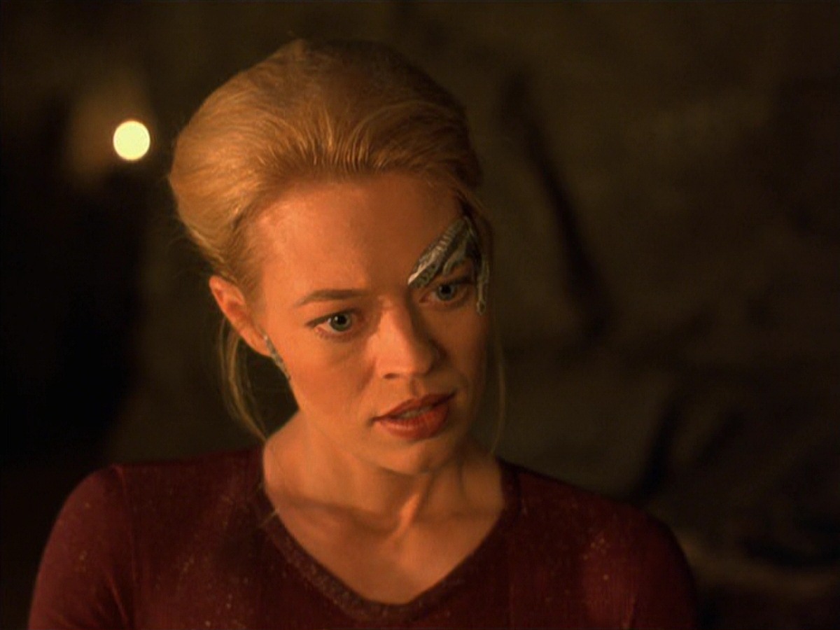extant_StarTrek_VOY_7x22-NaturalLaw_0930.jpg
