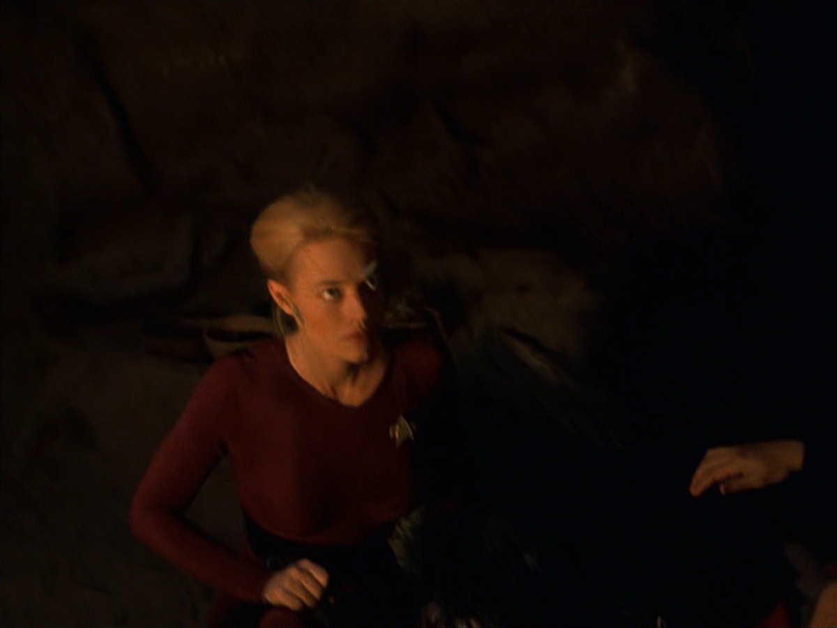 extant_StarTrek_VOY_7x22-NaturalLaw_0946.jpg