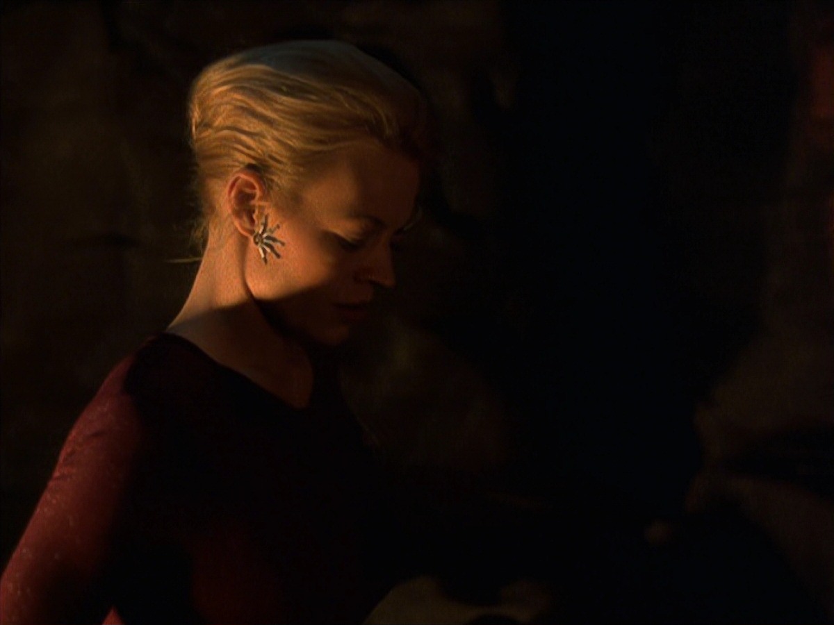 extant_StarTrek_VOY_7x22-NaturalLaw_0951.jpg