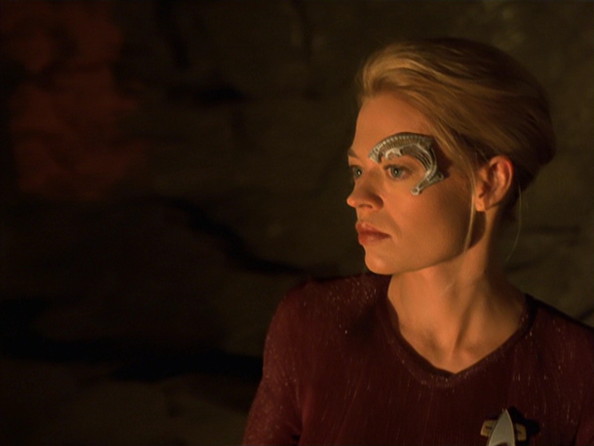 extant_StarTrek_VOY_7x22-NaturalLaw_0959.jpg