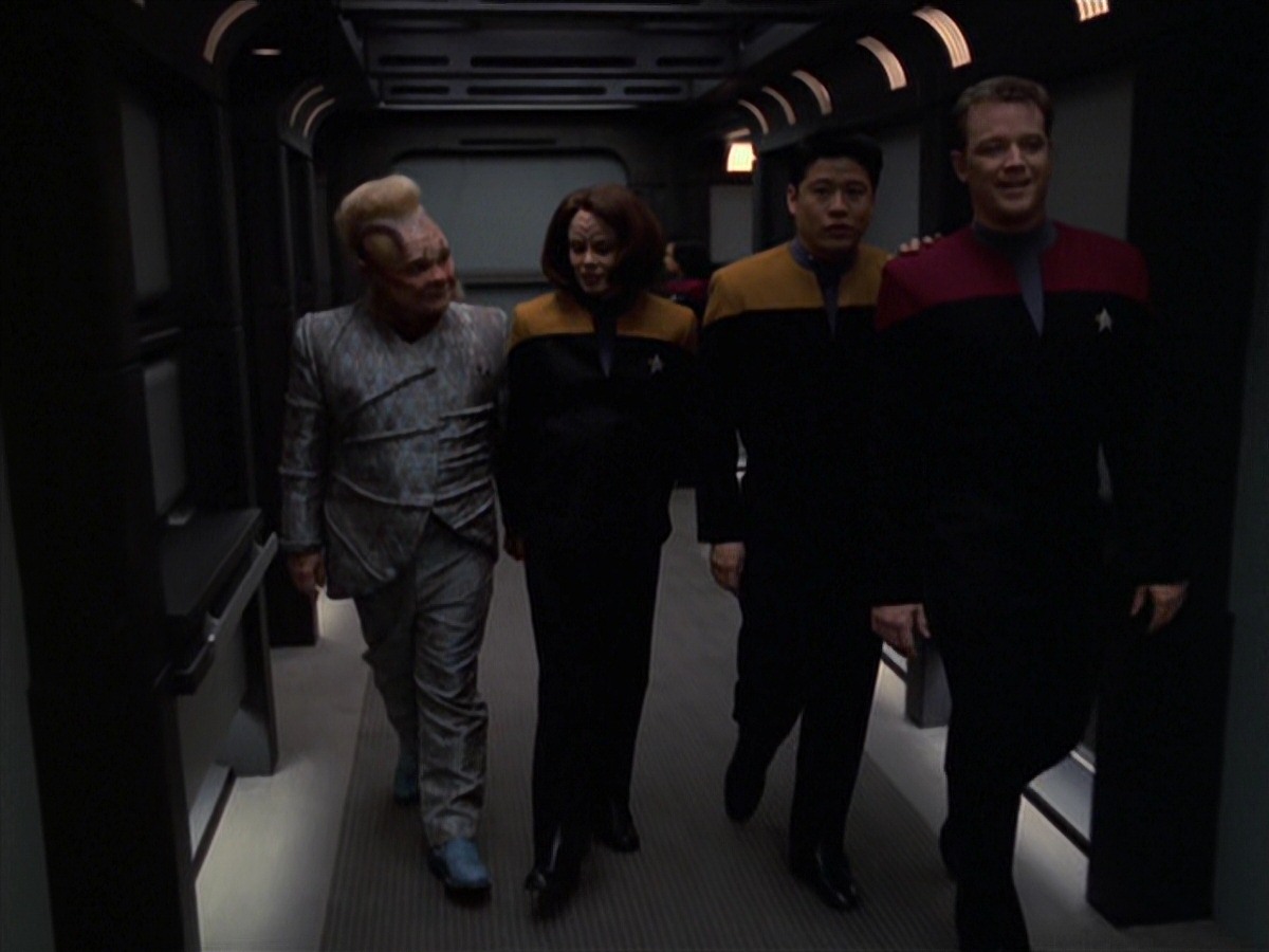 extant_StarTrek_VOY_7x22-NaturalLaw_1012.jpg