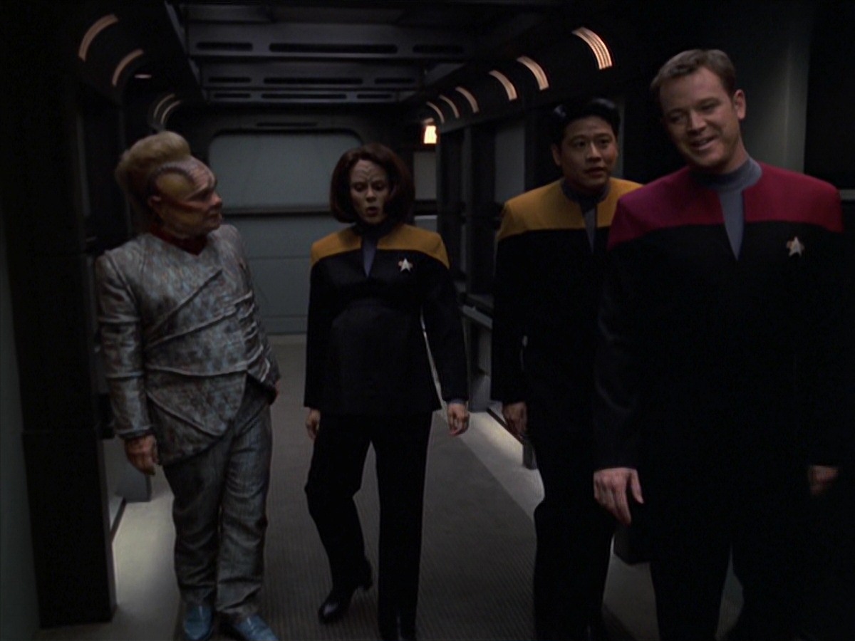 extant_StarTrek_VOY_7x22-NaturalLaw_1014.jpg