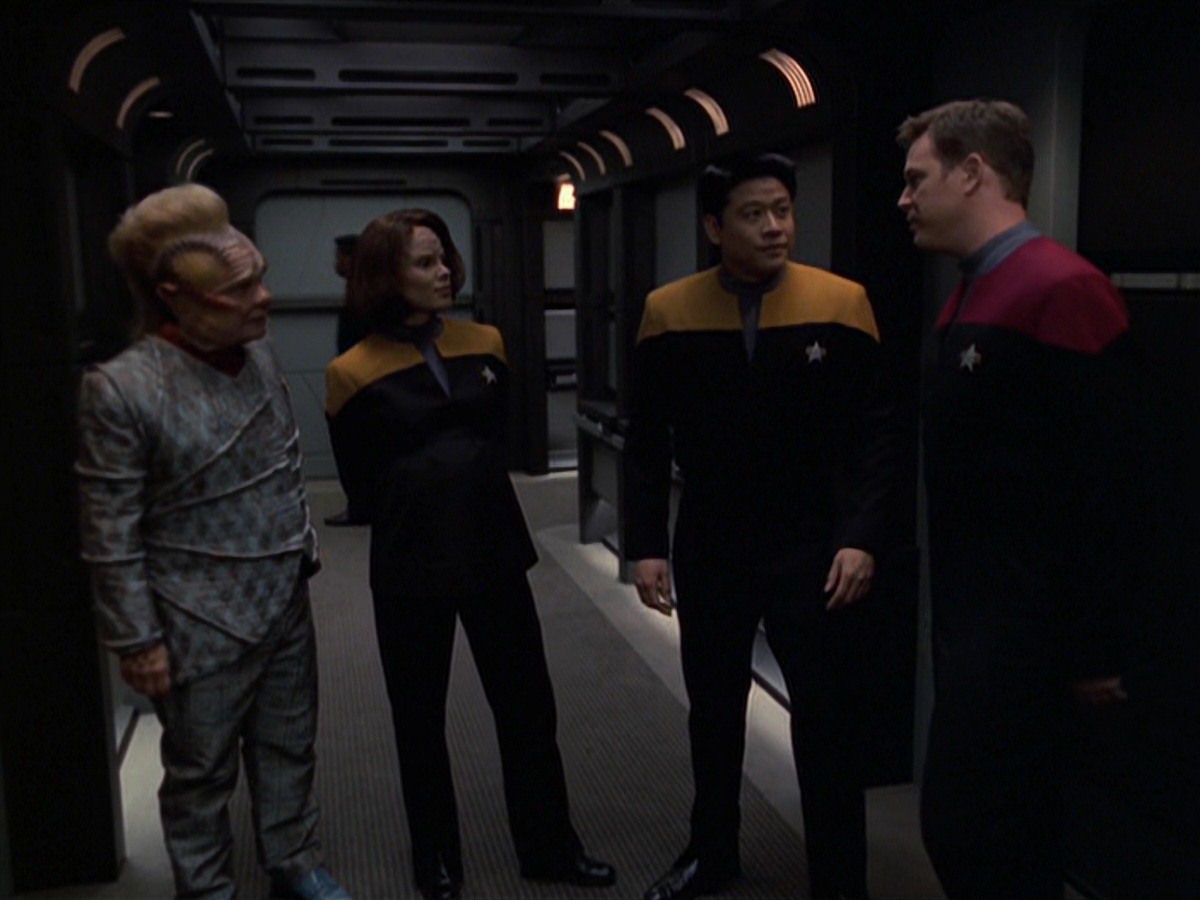 extant_StarTrek_VOY_7x22-NaturalLaw_1017.jpg
