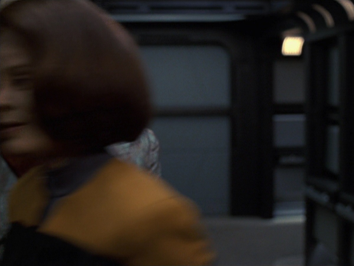 extant_StarTrek_VOY_7x22-NaturalLaw_1032.jpg