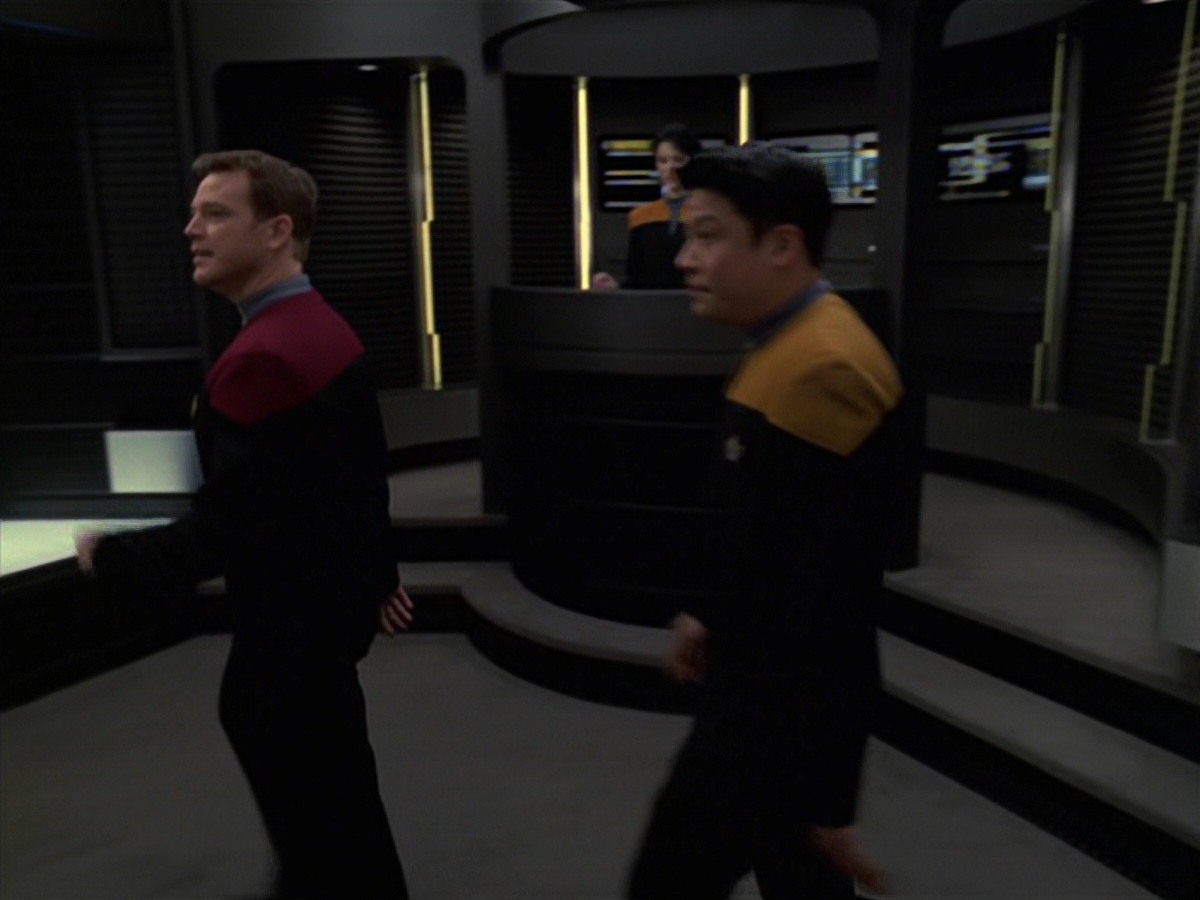 extant_StarTrek_VOY_7x22-NaturalLaw_1034.jpg