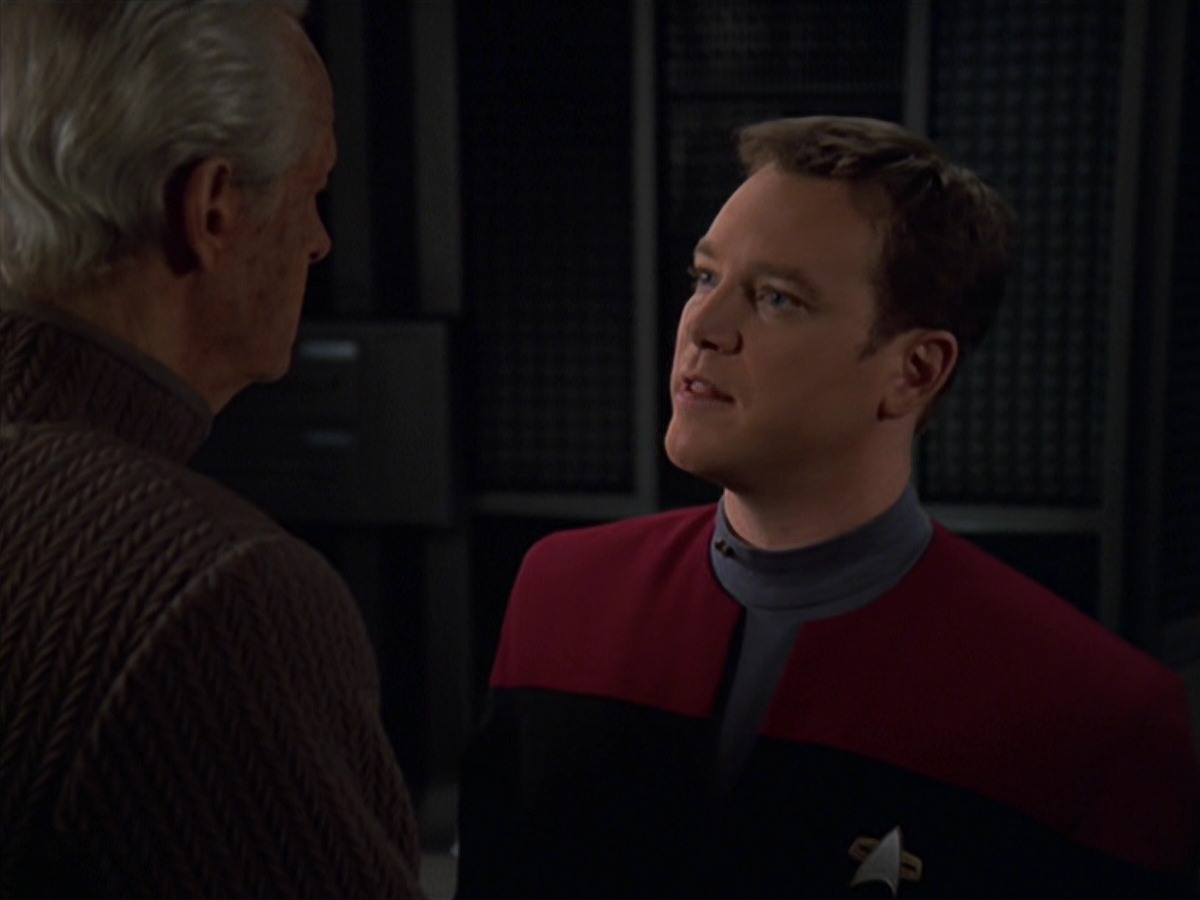 extant_StarTrek_VOY_7x22-NaturalLaw_1066.jpg