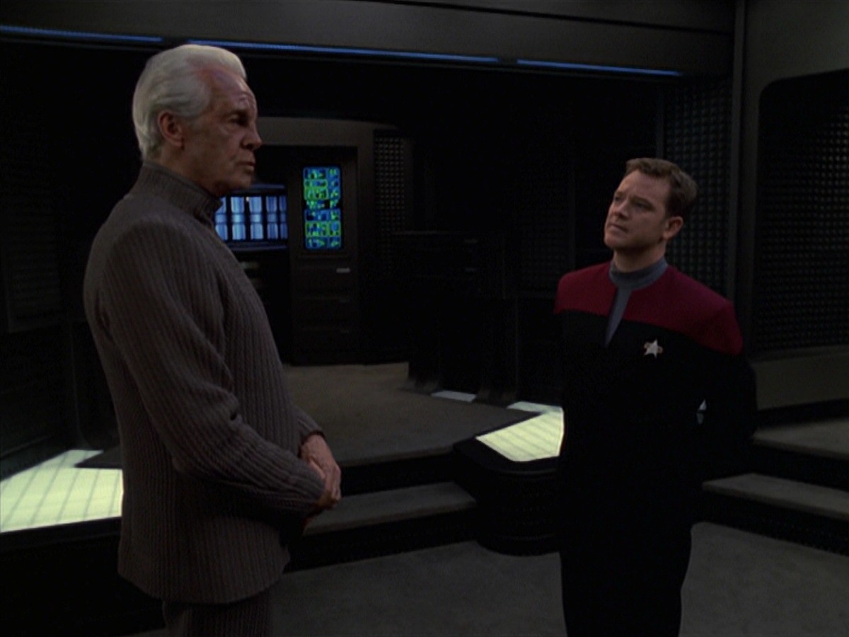 extant_StarTrek_VOY_7x22-NaturalLaw_1096.jpg