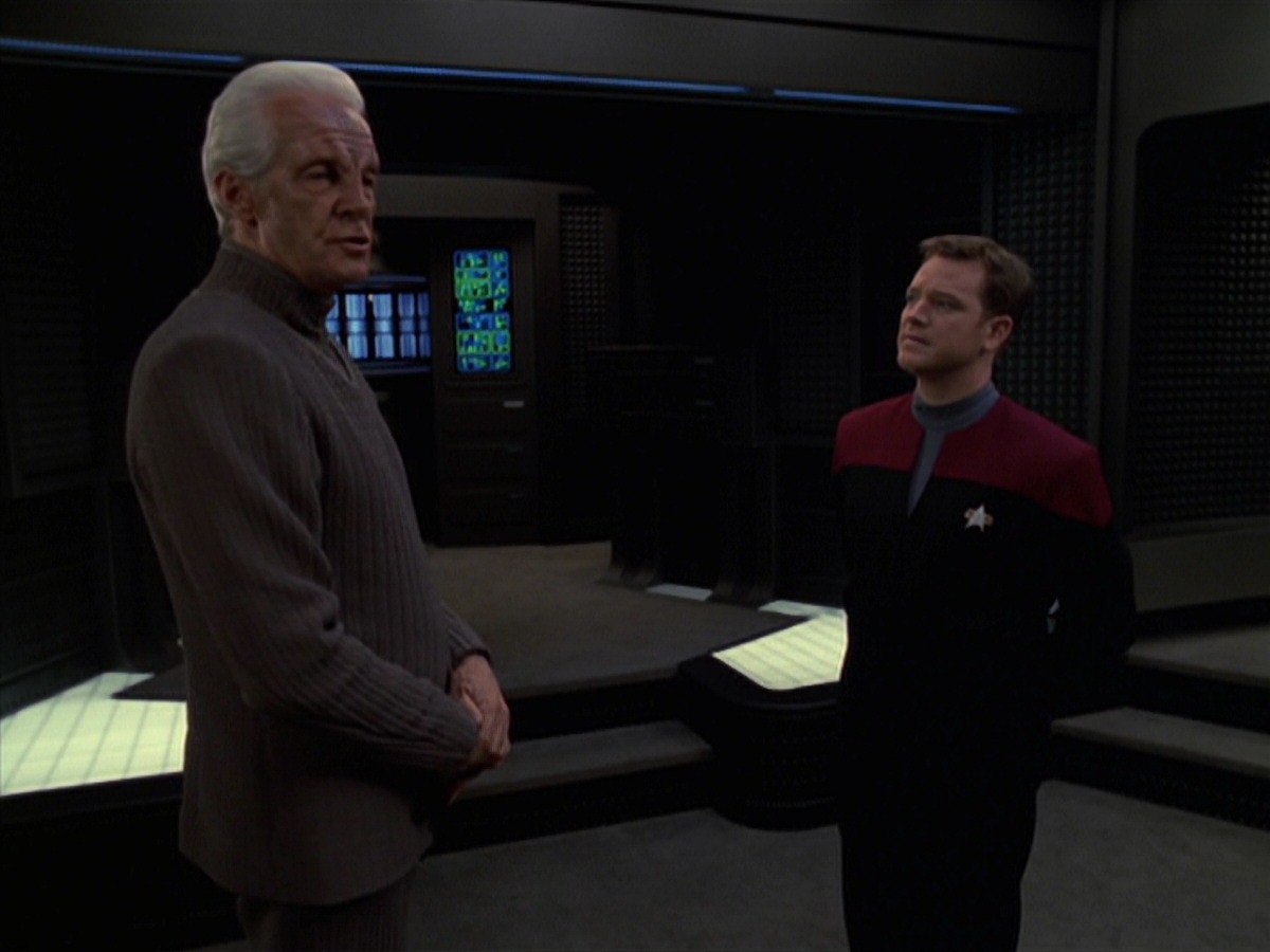 extant_StarTrek_VOY_7x22-NaturalLaw_1097.jpg