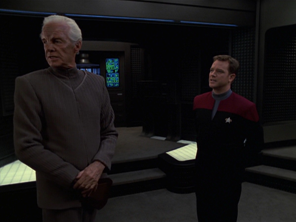 extant_StarTrek_VOY_7x22-NaturalLaw_1098.jpg