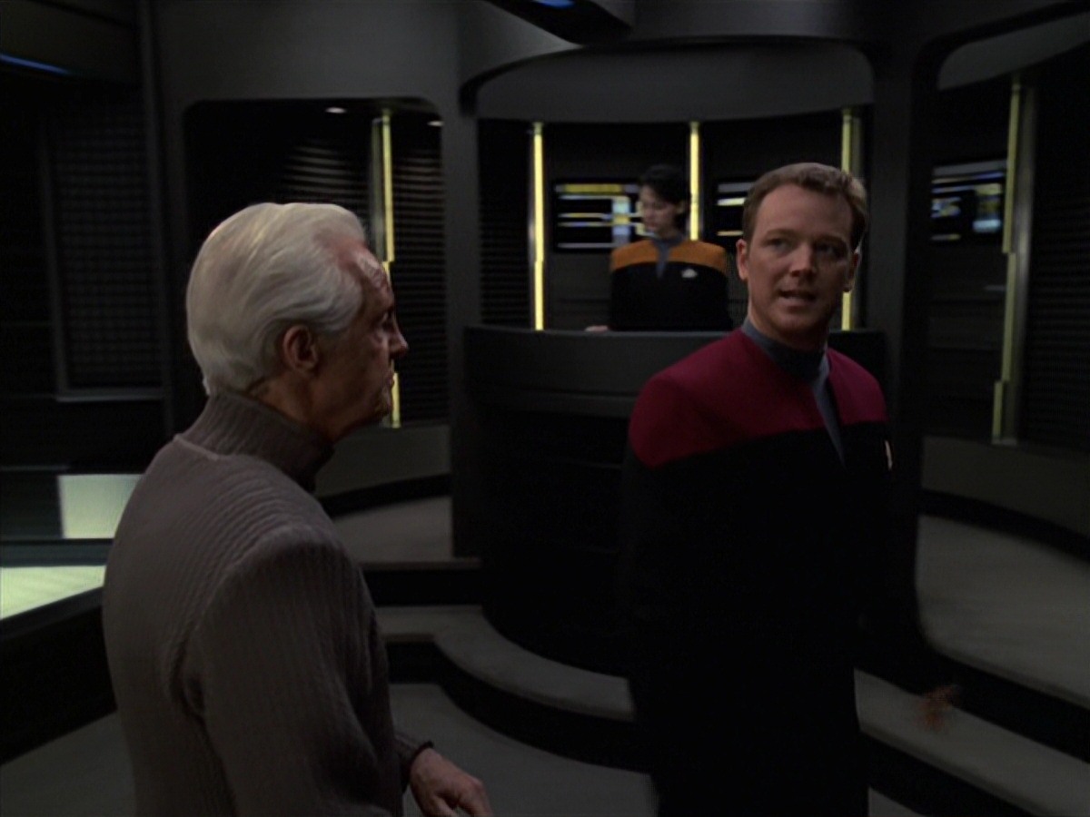 extant_StarTrek_VOY_7x22-NaturalLaw_1104.jpg