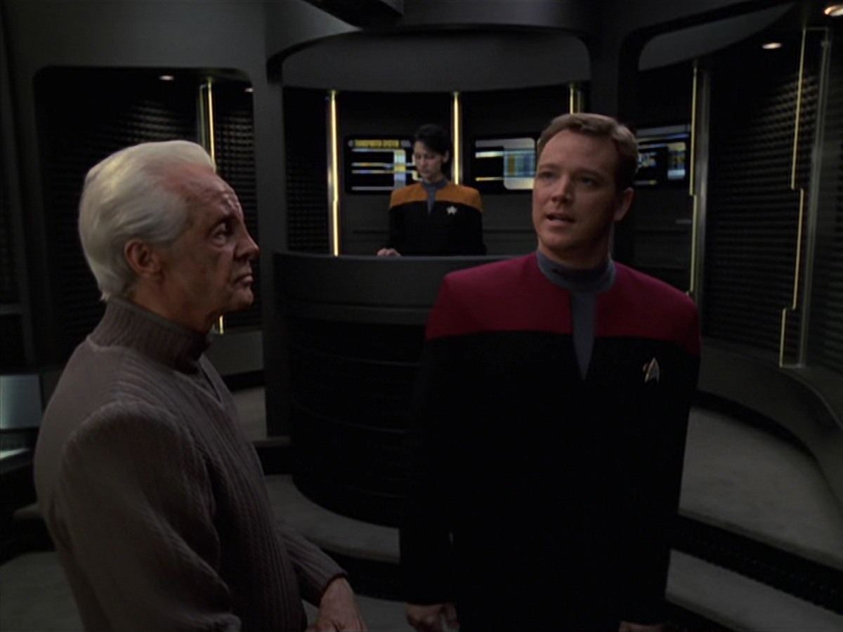 extant_StarTrek_VOY_7x22-NaturalLaw_1105.jpg