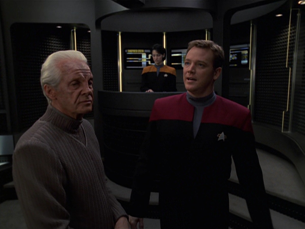 extant_StarTrek_VOY_7x22-NaturalLaw_1110.jpg