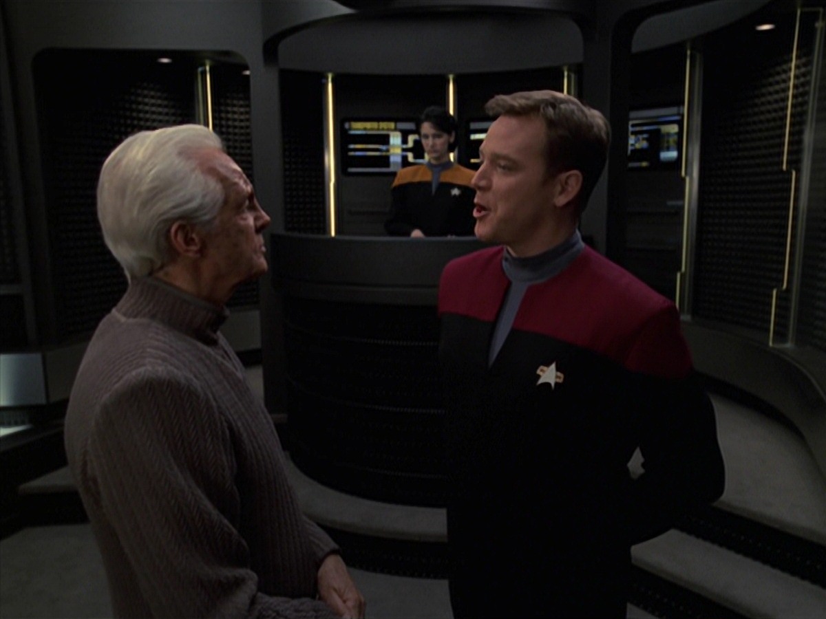 extant_StarTrek_VOY_7x22-NaturalLaw_1113.jpg