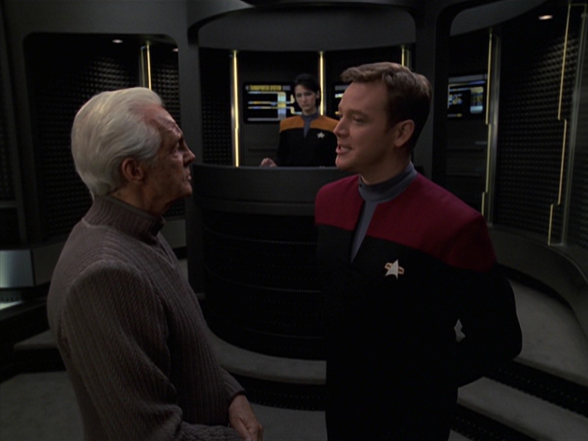 extant_StarTrek_VOY_7x22-NaturalLaw_1114.jpg