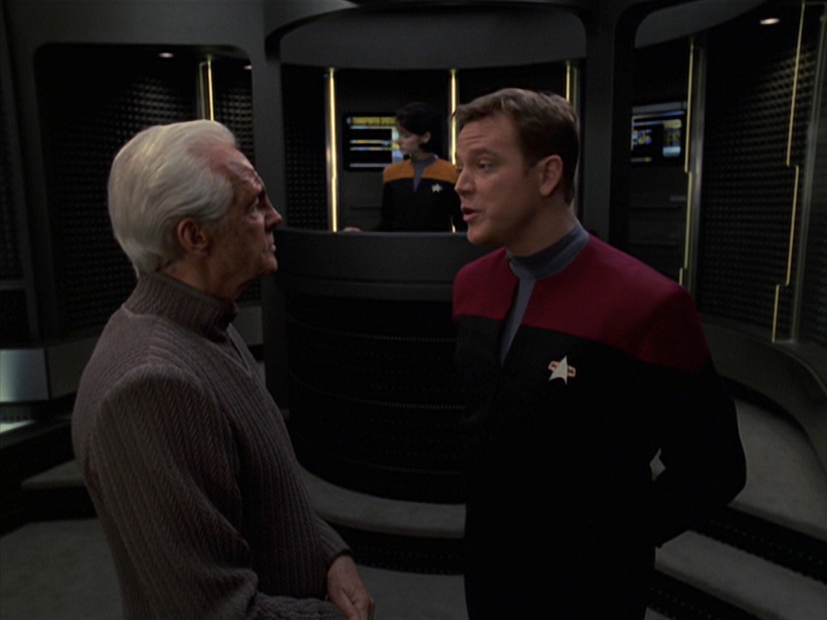extant_StarTrek_VOY_7x22-NaturalLaw_1115.jpg