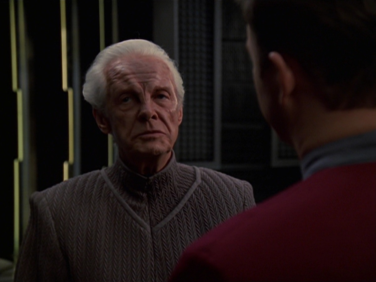 extant_StarTrek_VOY_7x22-NaturalLaw_1117.jpg