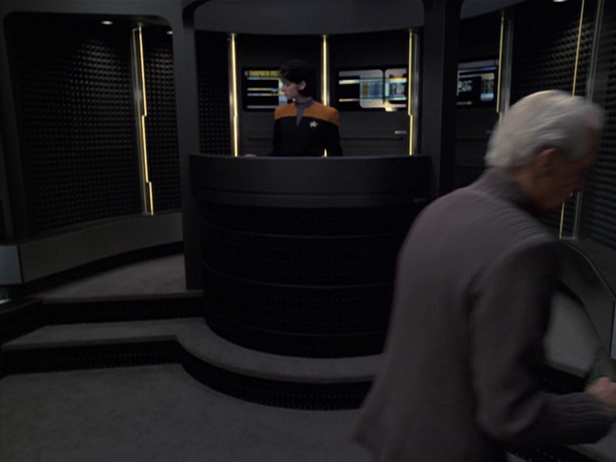 extant_StarTrek_VOY_7x22-NaturalLaw_1130.jpg
