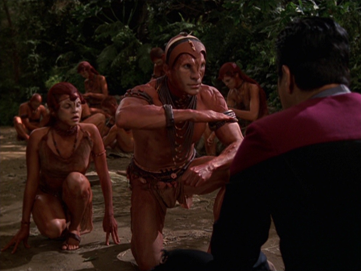 extant_StarTrek_VOY_7x22-NaturalLaw_1163.jpg