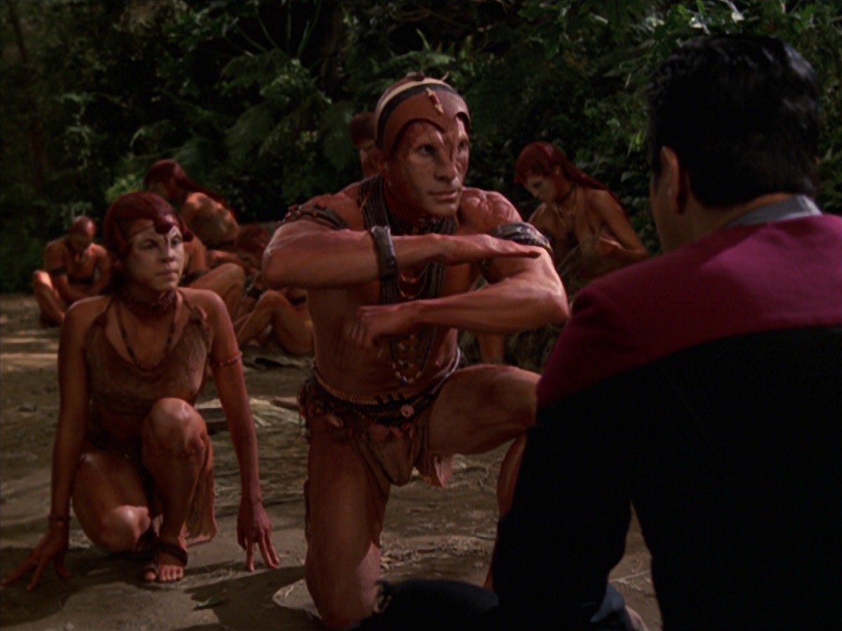 extant_StarTrek_VOY_7x22-NaturalLaw_1165.jpg
