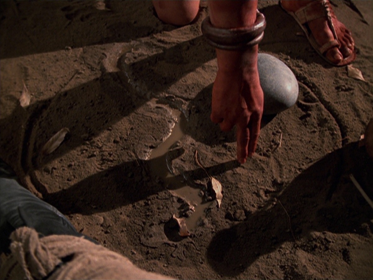 extant_StarTrek_VOY_7x22-NaturalLaw_1207.jpg