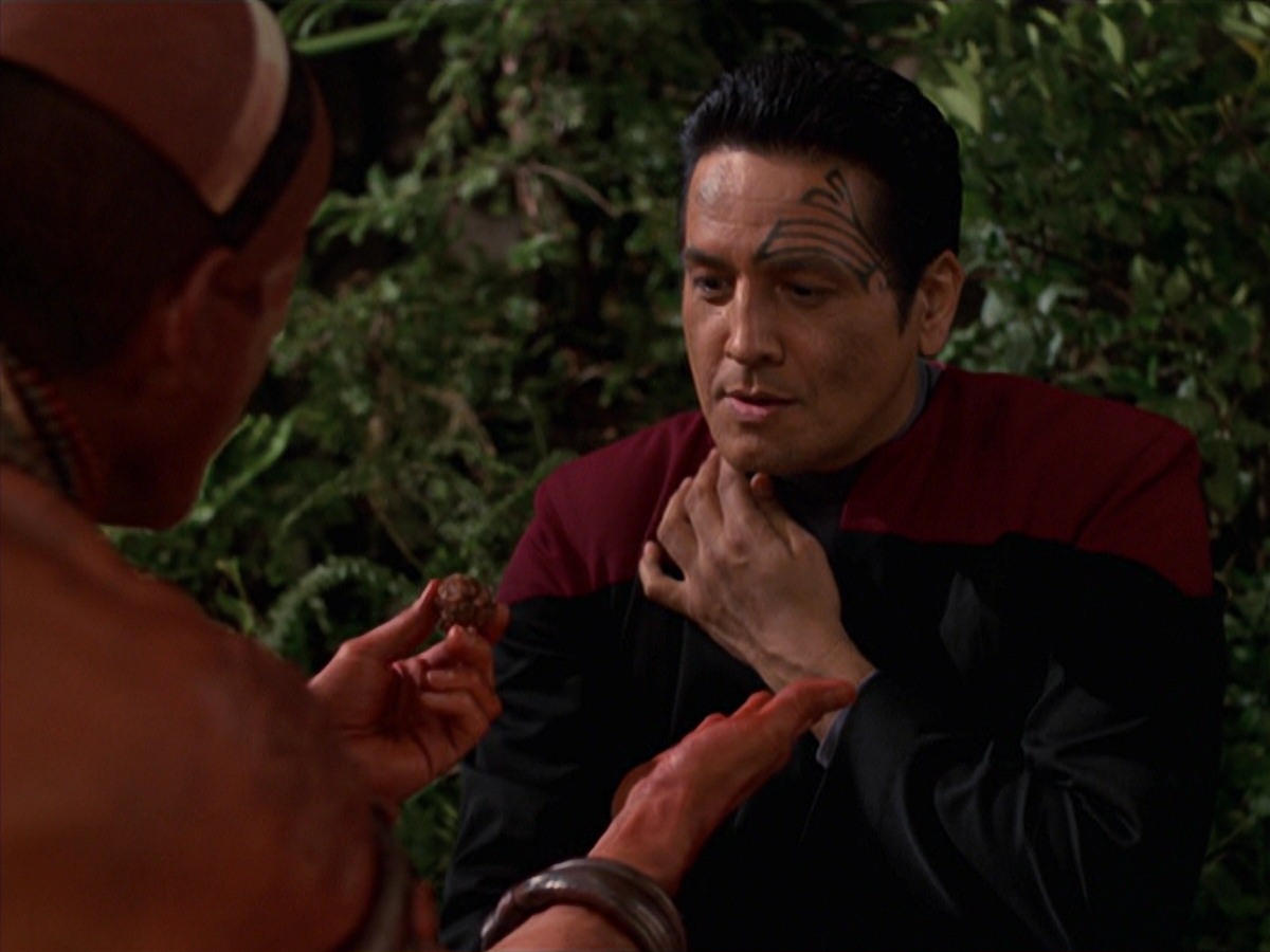 extant_StarTrek_VOY_7x22-NaturalLaw_1236.jpg