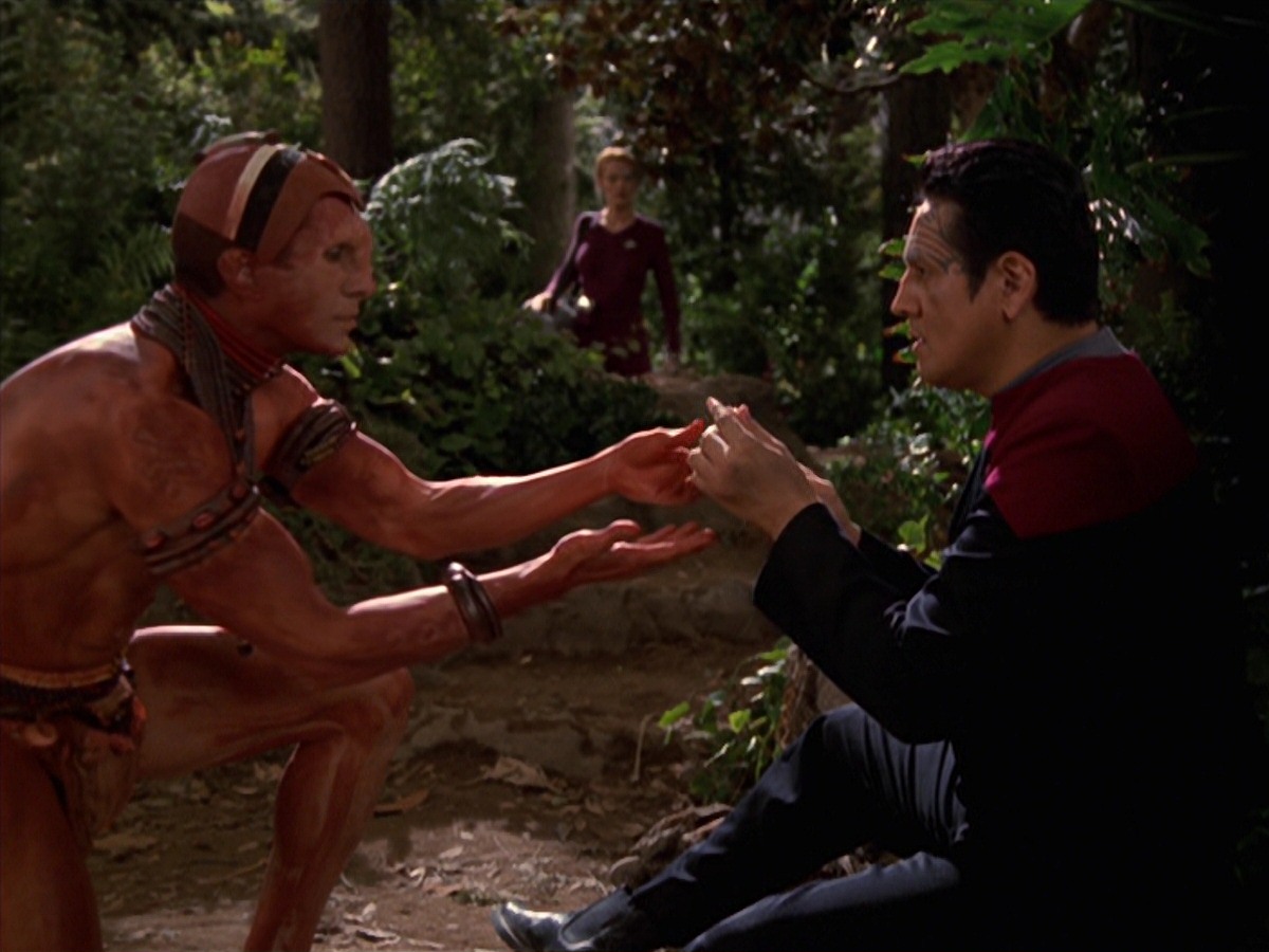 extant_StarTrek_VOY_7x22-NaturalLaw_1246.jpg