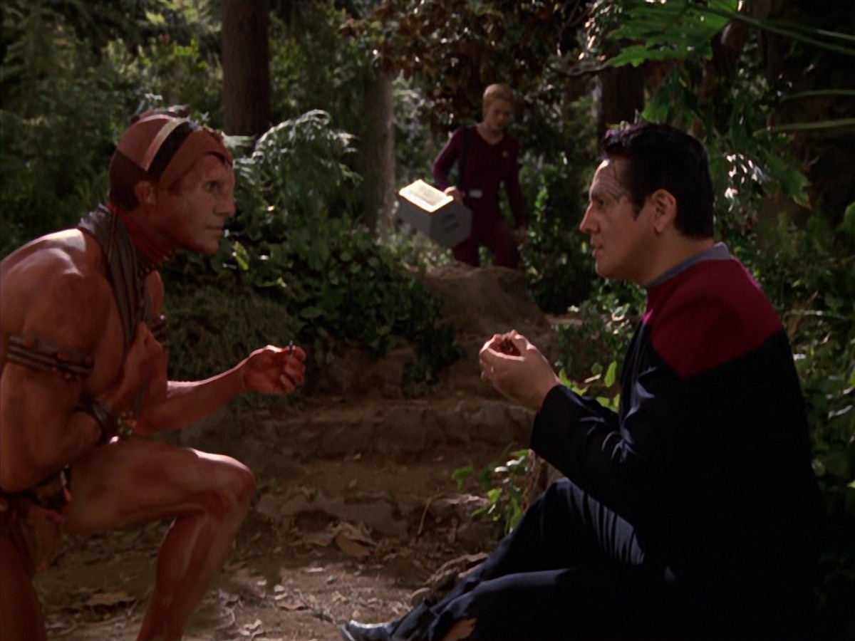 extant_StarTrek_VOY_7x22-NaturalLaw_1257.jpg