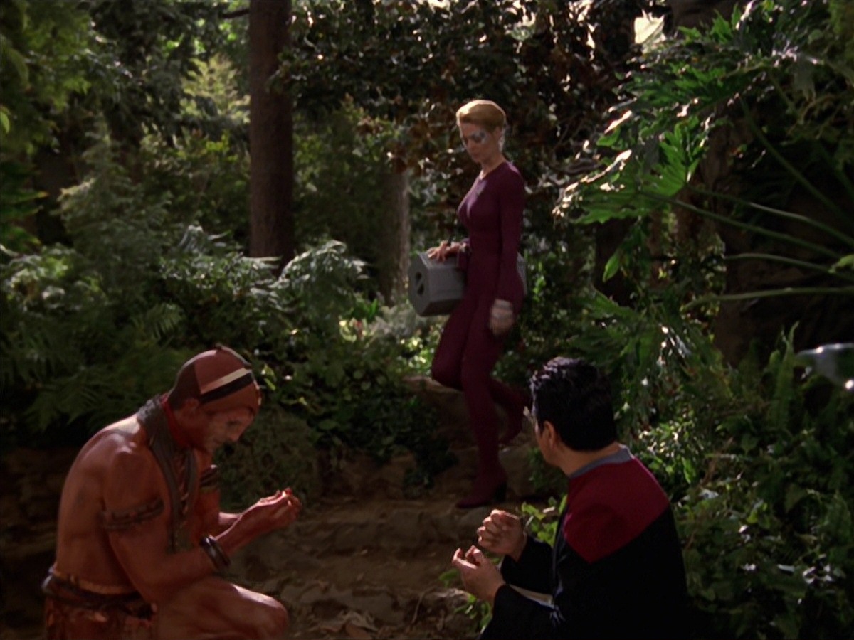 extant_StarTrek_VOY_7x22-NaturalLaw_1263.jpg