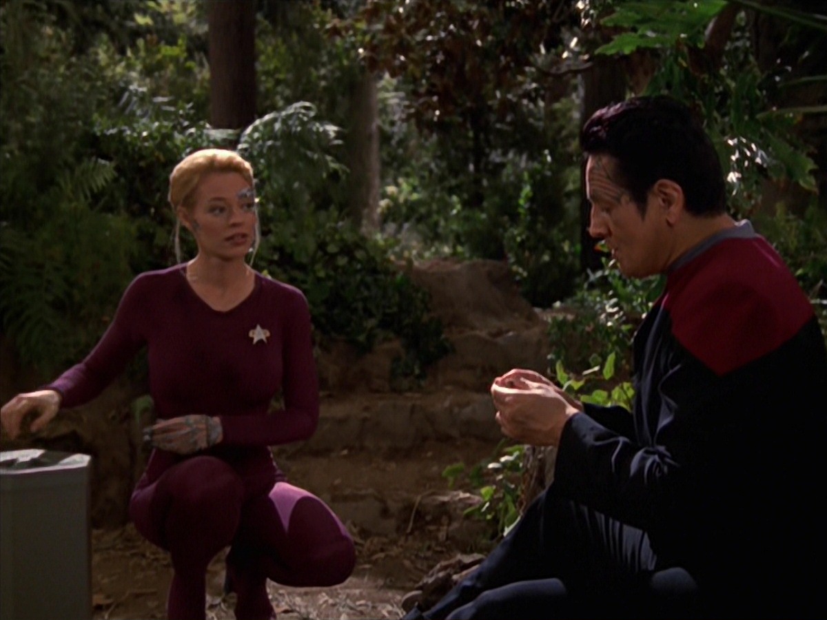 extant_StarTrek_VOY_7x22-NaturalLaw_1272.jpg