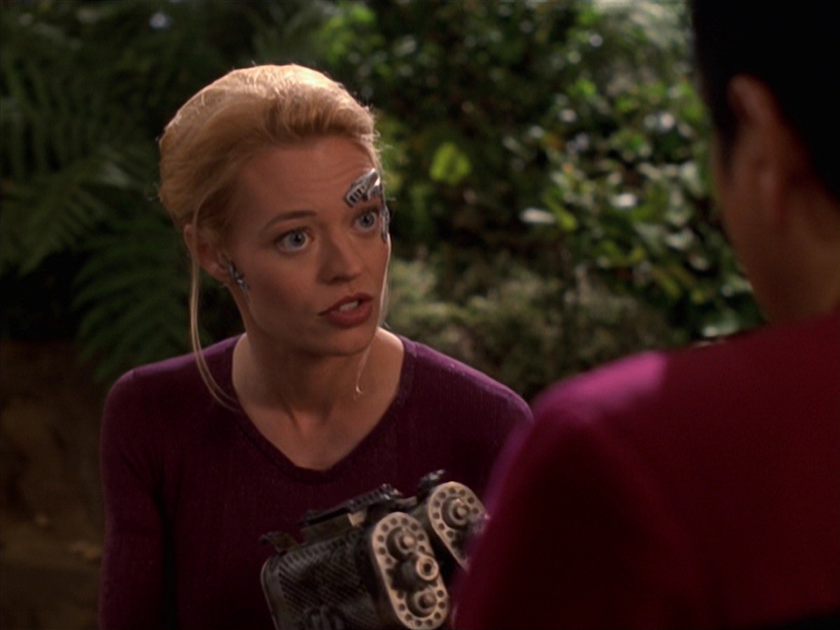 extant_StarTrek_VOY_7x22-NaturalLaw_1289.jpg
