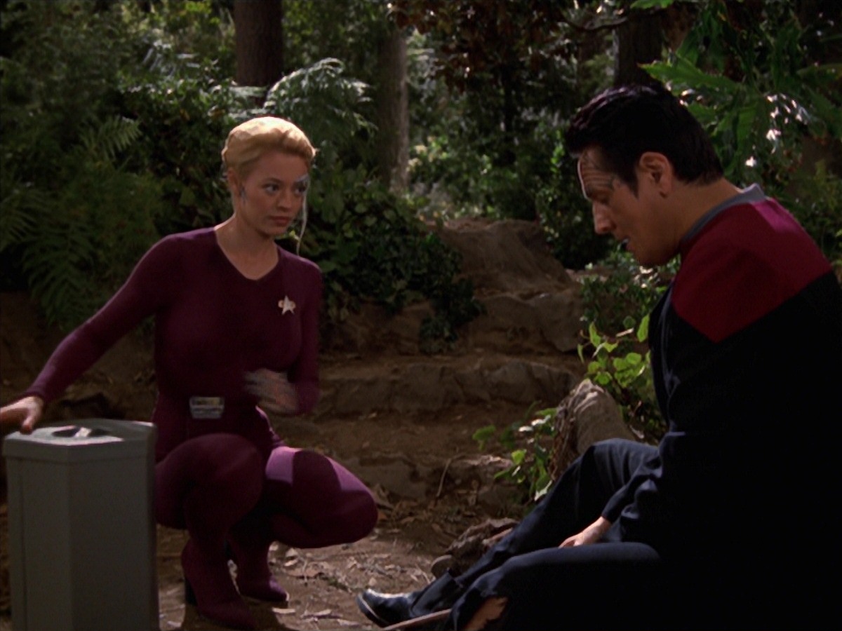 extant_StarTrek_VOY_7x22-NaturalLaw_1354.jpg