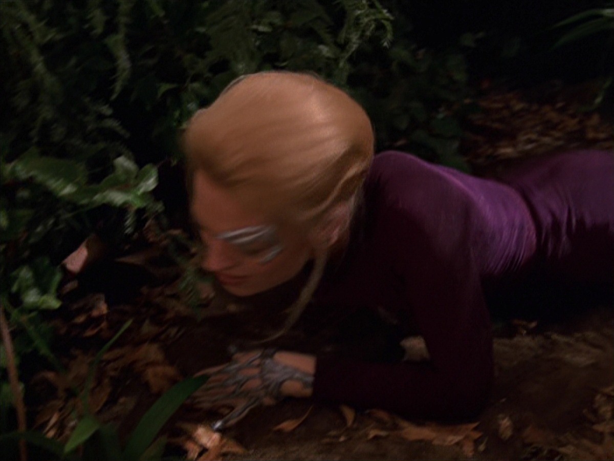 extant_StarTrek_VOY_7x22-NaturalLaw_1401.jpg