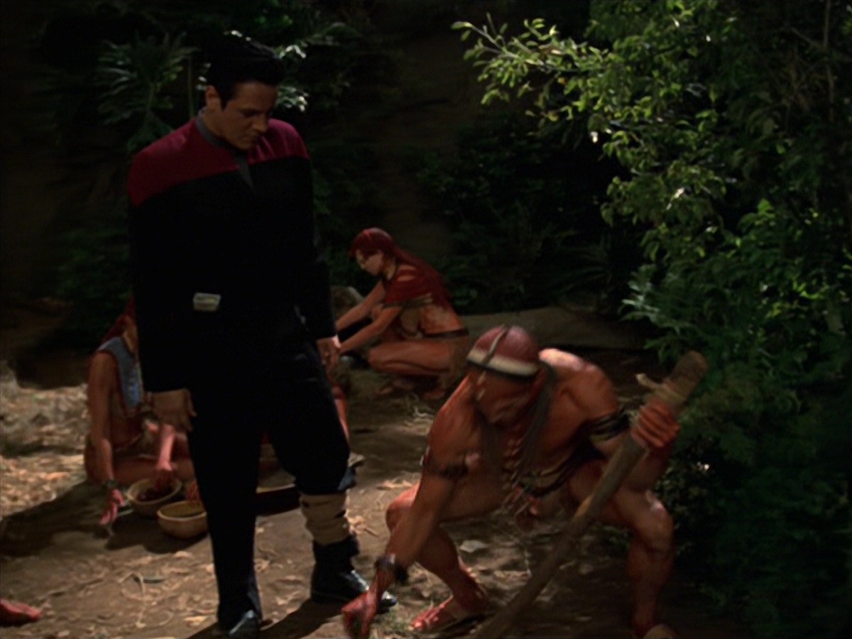 extant_StarTrek_VOY_7x22-NaturalLaw_1435.jpg