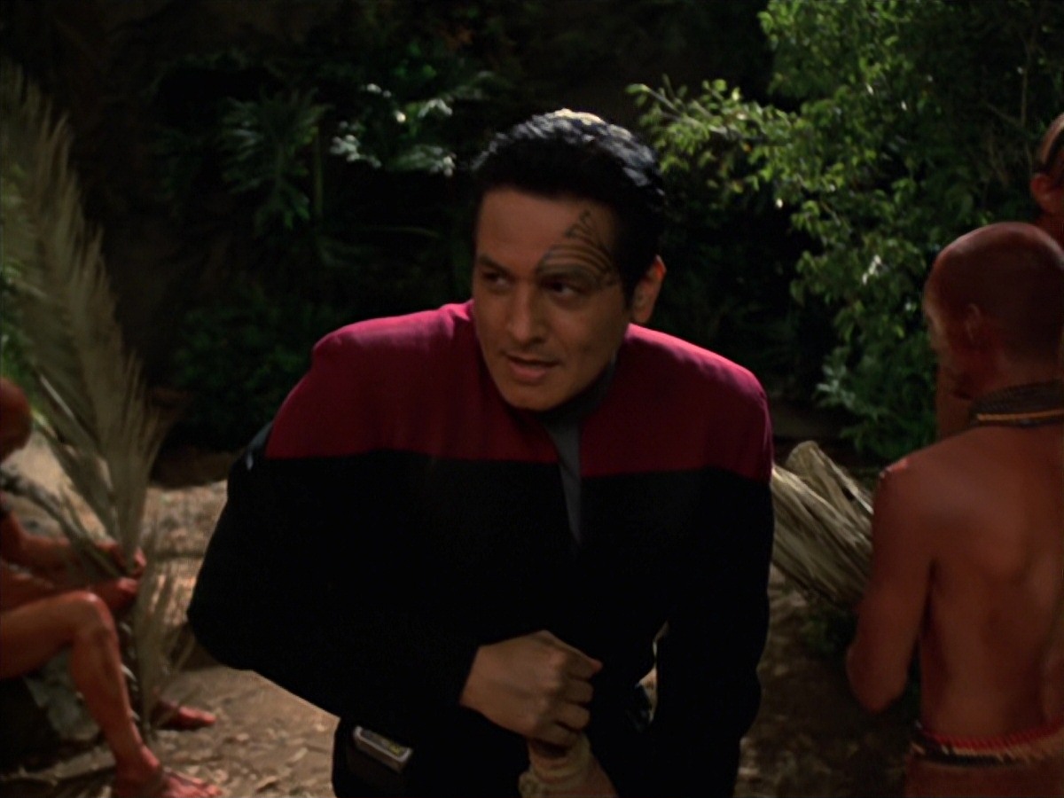 extant_StarTrek_VOY_7x22-NaturalLaw_1467.jpg