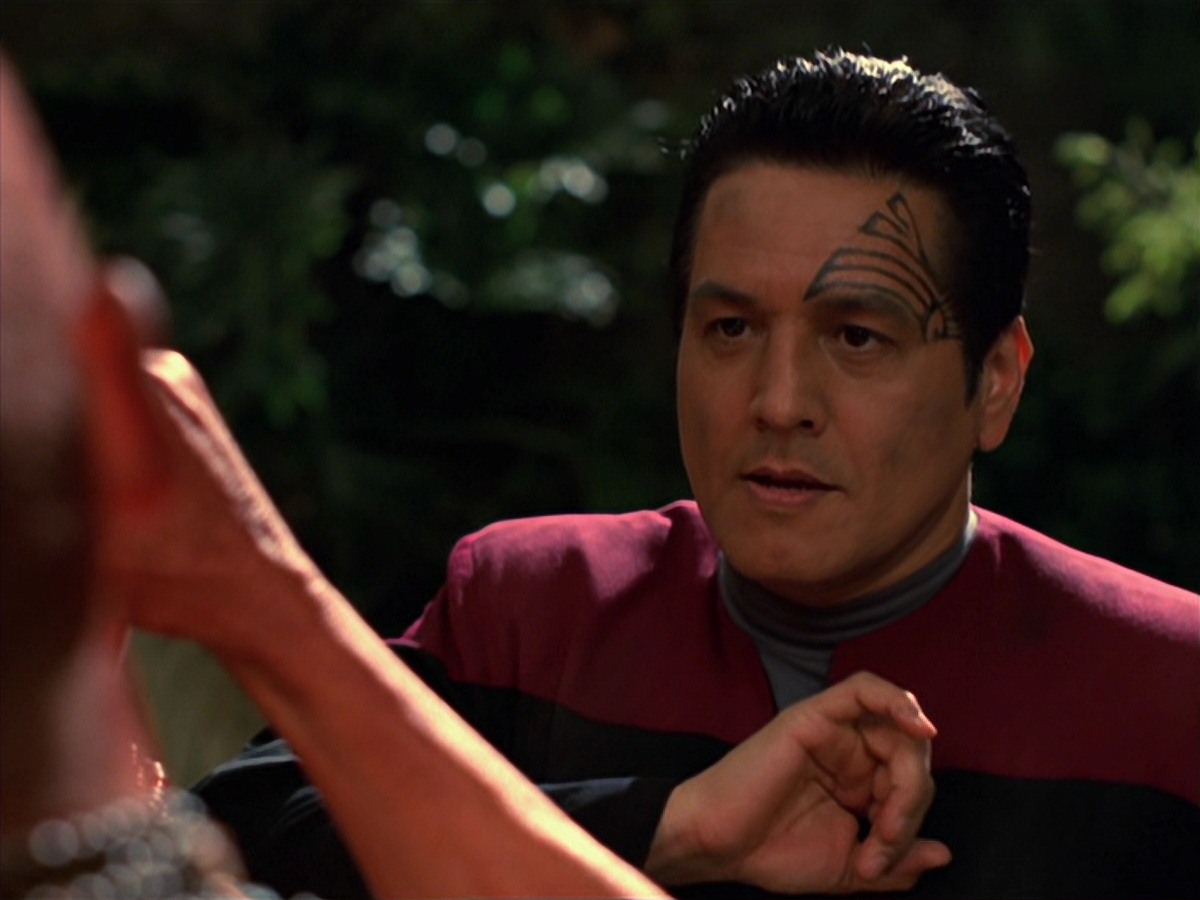 extant_StarTrek_VOY_7x22-NaturalLaw_1473.jpg