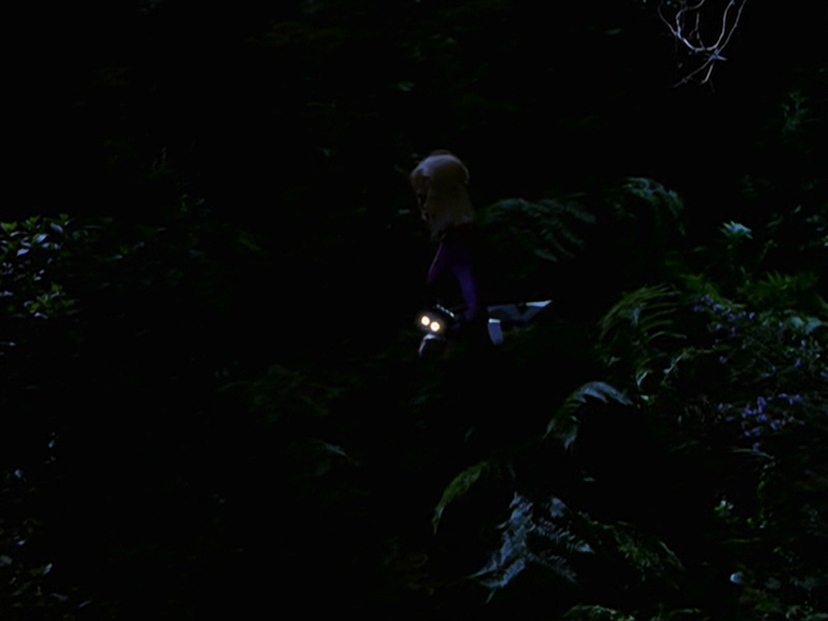 extant_StarTrek_VOY_7x22-NaturalLaw_1498.jpg