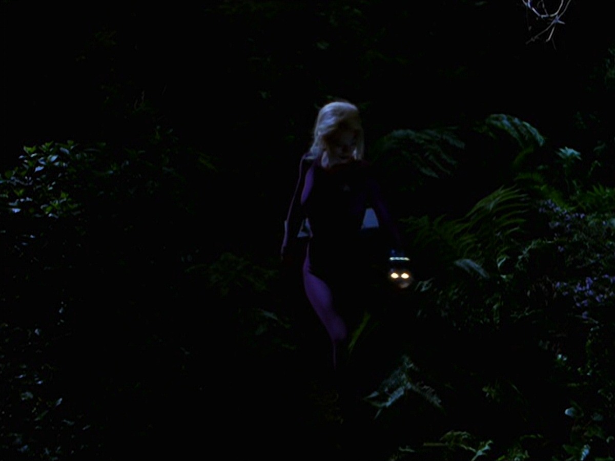 extant_StarTrek_VOY_7x22-NaturalLaw_1506.jpg