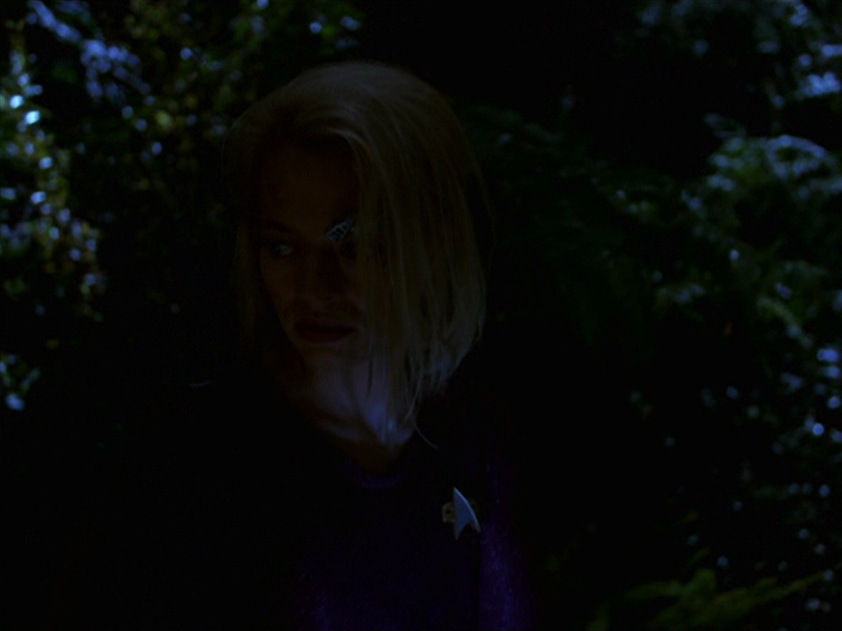 extant_StarTrek_VOY_7x22-NaturalLaw_1524.jpg